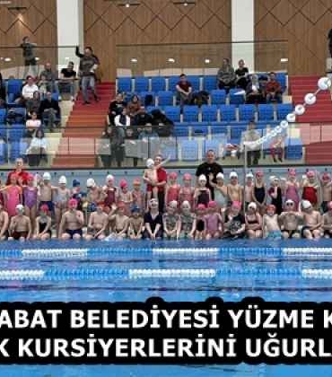 akcaabat_belediyesi_yuzme_kursu_ilk_kursiyerlerini_ugurladi_h58254_16bba