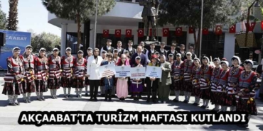akcaabatta_turizm_haftasi_kutlandi_h58130_ed208
