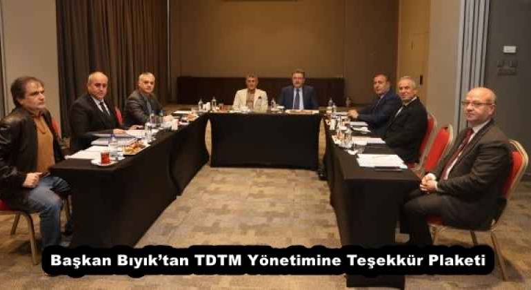 baskan_biyiktan_tdtm_yonetimine_tesekkur_plaketi_h58036_6ee81