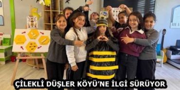 cilekli_dusler_koyune_ilgi_suruyor_h58222_27f98