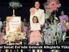 Hazal Sanat Evi’nde Gelecek Alkışlarla Yükseldi”