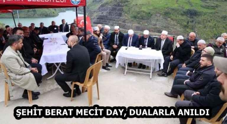 sehit_berat_mecit_day_dualarla_anildi_h58185_7f555