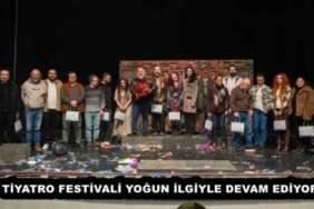 tiyatro_festivali_yogun_ilgiyle_devam_ediyor_h58053_7de0a