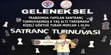 trabzonda_yapilan_santranc_turnuvasinda_8_yas_alti_yarismada_rizeli_goktug_turan_mercan_1oldu_h58471_dcded